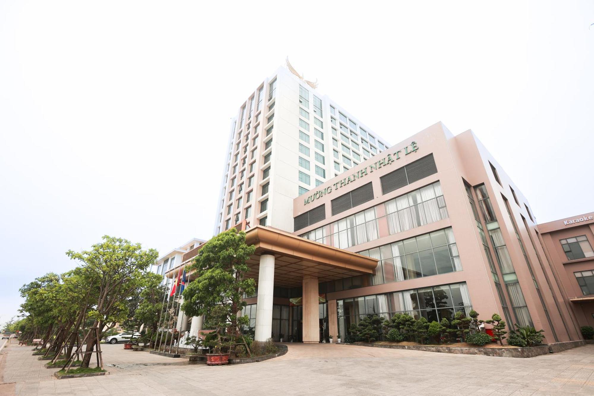 Muong Thanh Luxury Nhat Le Hotel Dong Hoi Exterior photo